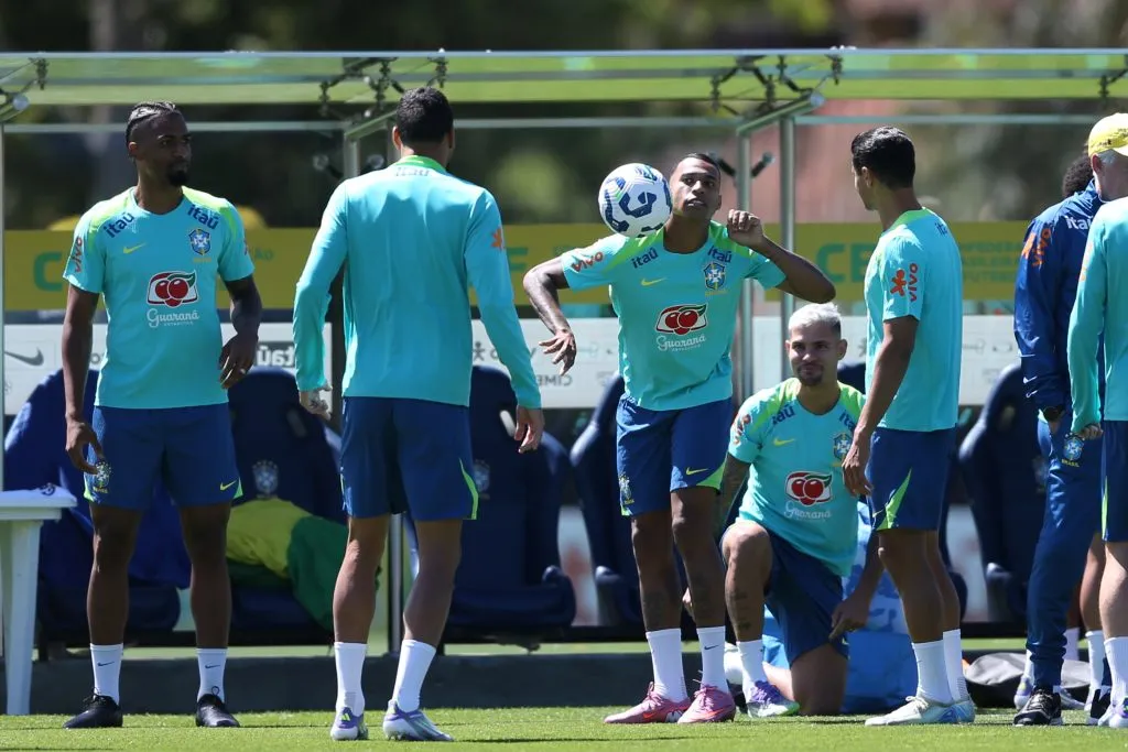 Jean Lucas jogador da Selecao Brasileira durante treino na Granja Comary em Teresopolis (RJ), nesta quarta-feira (3). A equipe se prepara para enfrentar o Chile pelas Eliminatorias da Copa do Mundo 2016. Foto: Marlon Costa/AGIF