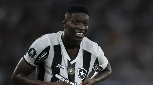 Luiz Henrique durante confronto contra o Peñarol na Libertadores de 2024.