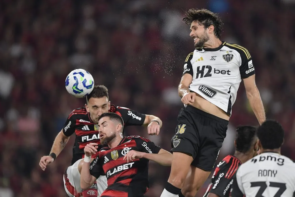 RJ – RIO DE JANEIRO – 27/07/2025 – BRASILEIRO A 2025, FLAMENGO X ATLETICO-MG – Igor Rabello jogador do Atletico-MG durante partida contra o Flamengo no estadio Maracana pelo campeonato Brasileiro A 2025. Foto: Thiago Ribeiro/AGIF