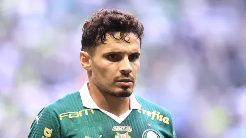 Raphael Veiga jogador do Palmeiras durante partida contra o Santos no estadio Arena Allianz Parque pelo campeonato Paulista 2024.
