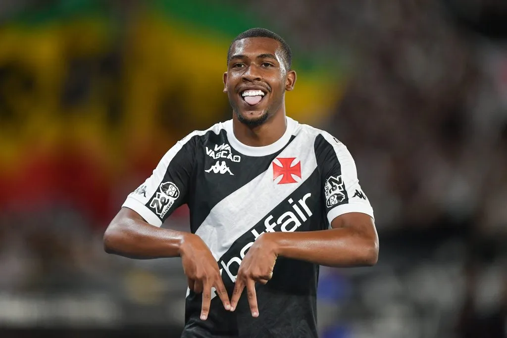 Rayan jogador do Vasco comemora seu gol durante partida contra o Nova Iguacu no estadio Engenhao pelo campeonato Copa Do Brasil 2025. Foto: Thiago Ribeiro/AGIF