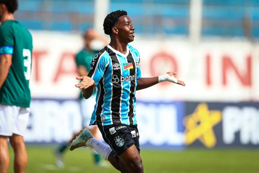 Gabriel Mec comemora gol do Grêmio, diante do Goiás, pela Copa São Paulo de Futebol Júnior – Foto: Divulgação do Grêmio