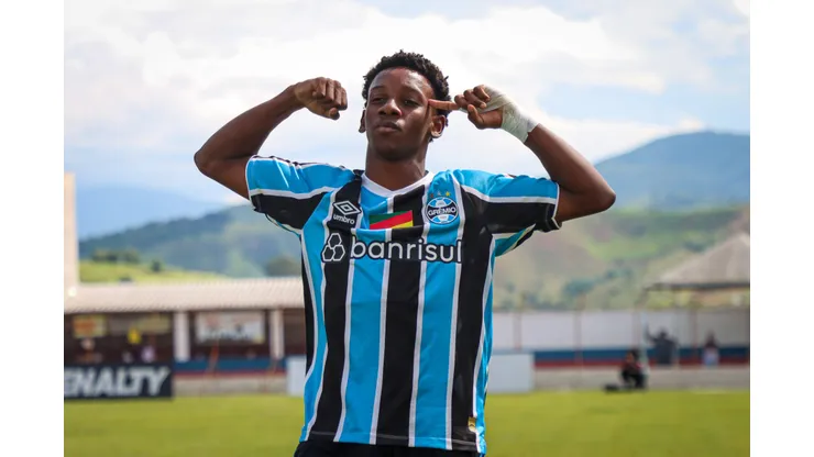 Gabriel Mec comemora gol do Grêmio, diante do Goiás, pela Copa São Paulo de Futebol Júnior - Foto: Divulgação do Grêmio