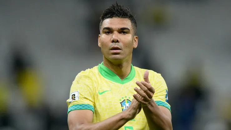 Jogadores do Seleção Brasileira Vinicius Junior, Casemiro e Rafinha comemoram vitória ao final da partida contra o Paraguai no estádio Arena Corinthians pelo campeonato Eliminatórias Copa Do Mundo 2026. Foto: Jhony Pinho/AGIF