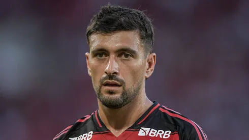 Arrascaeta, Filipe Luís e Rossi viram prioridade no Flamengo, clube acelera negociações para renovação