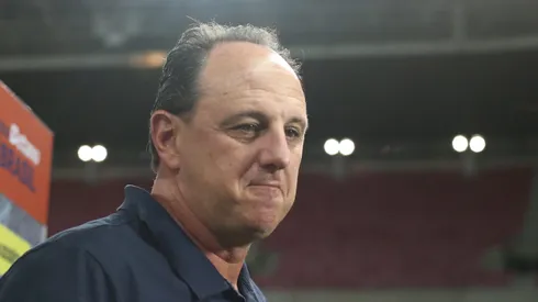 PE – RECIFE – 06/08/2025 – COPA DO BRASIL 2025, RETRO X BAHIA – Rogerio Ceni tecnico do Bahia durante a partida entre Retro e Bahia na Arena de Pernambuco, pela Copa do Brasil 2025. Foto: Marlon Costa/AGIF