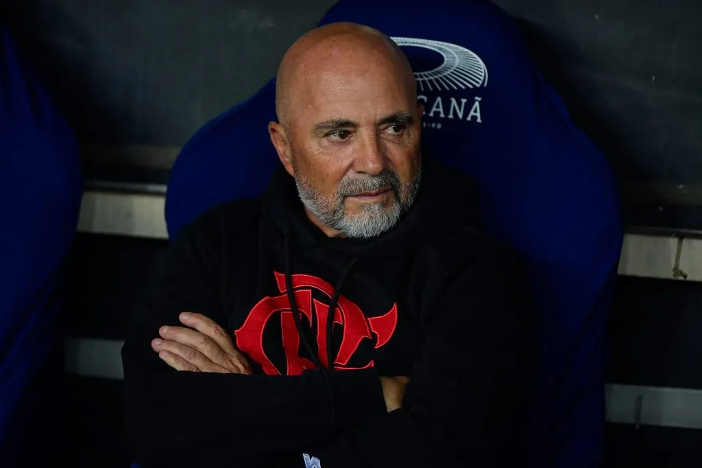 RJ – RIO DE JANEIRO – 26/08/2023 – BRASILEIRO A 2023, FLAMENGO X INTERNACIONAL – Jorge Sampaoli tecnico do Flamengo durante partida contra o Internacional no estadio Maracana pelo campeonato Brasileiro A 2023. Foto: Thiago Ribeiro/AGIF