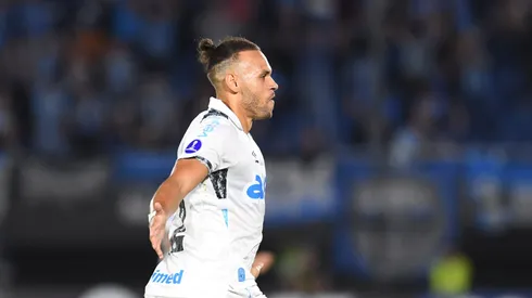 ASUNCION, PARAGUAY – APRIL 02: Martin Braithwaite of Gremio celebrates after scoring the team's second goal during the Copa CONMEBOL Sudamericana Group D match between Sportivo Luqueño and Gremio at Estadio Defensores del Chaco on April 02, 2025 in Asuncion, Paraguay. (Photo by Christian Alvarenga/Getty Images)