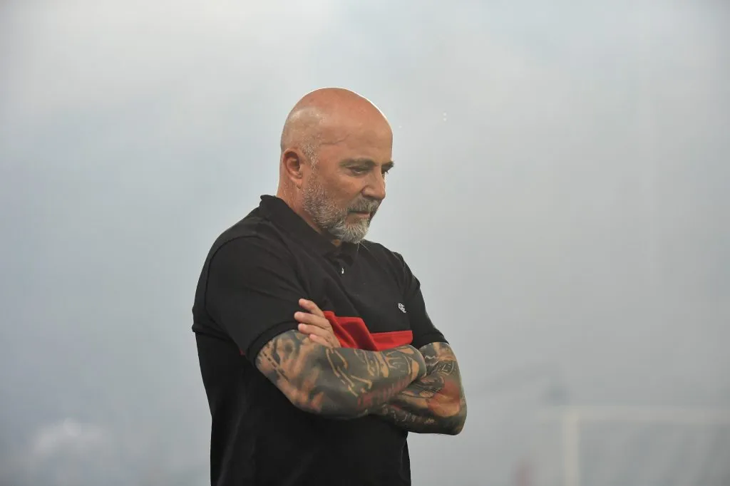 RJ – RIO DE JANEIRO – 02/09/2023 – BRASILEIRO A 2023, BOTAFOGO X FLAMENGO – Jorge Sampaoli tecnico do Flamengo durante partida contra o Botafogo no estadio Engenhao pelo campeonato Brasileiro A 2023. Foto: Thiago Ribeiro/AGIF