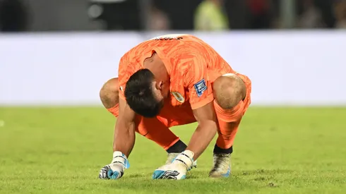 MONTEVIDEO, URUGUAY – MARCH 21: Sergio Rochet of Uruguay reacts after the team's defeat in the South of American FIFA World Cup 2026 Qualifier match between Uruguay and Argentina at Centenario Stadium on March 21, 2025 in Montevideo, Uruguay. (Photo by Guillermo Legaria/Getty Images)