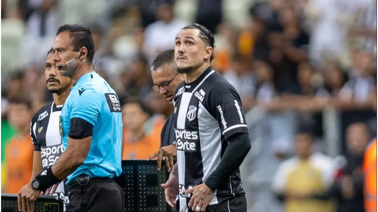 Vina jogador do Ceara durante partida contra o Juventude no estadio Arena Castelao pelo campeonato Brasileiro A 2025. Foto: Baggio Rodrigues/AGIF