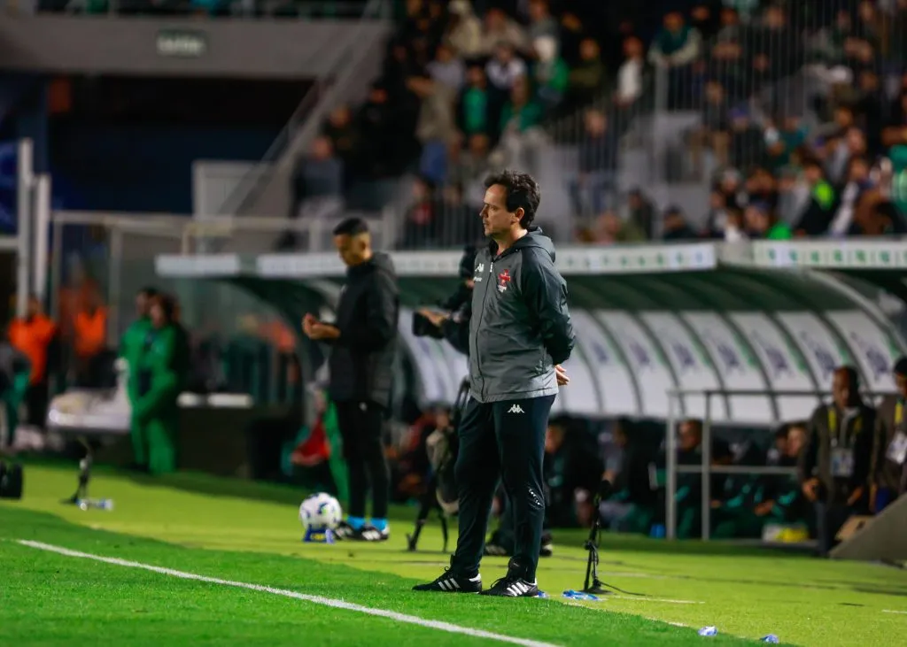 Fernando Diniz técnico do Vasco durante partida contra o Juventude -. Foto: Luiz Erbes/AGIF