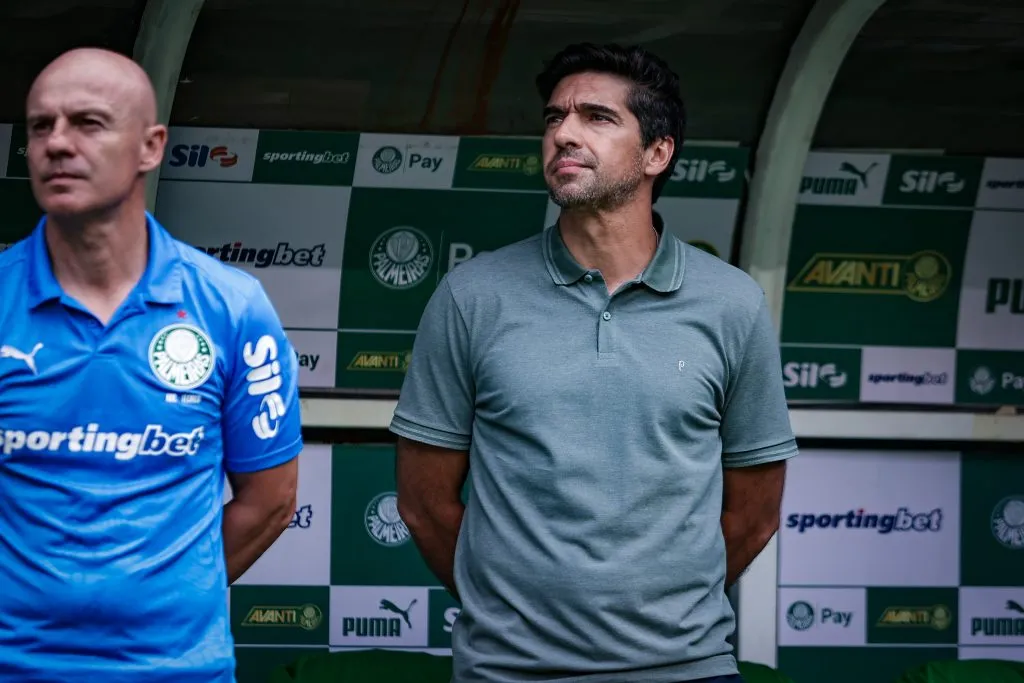 SP – SAO PAULO – 30/03/2025 – BRASILEIRO A 2025, PALMEIRAS X BOTAFOGO –  Abel Ferreira tecnico do Palmeiras durante partida contra o Botafogo no estadio Arena Allianz Parque pelo campeonato Brasileiro A 2025. Foto: Fabio Giannelli/AGIF