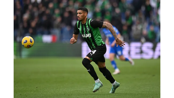 REGGIO NELL'EMILIA, ITALY - FEBRUARY 24: Ruan Tressoldi of US Sassuolo in action during the Serie A TIM match between US Sassuolo and Empoli FC - Serie A TIM at Mapei Stadium - Citta' del Tricolore on February 24, 2024 in Reggio nell'Emilia, Italy. (Photo by Alessandro Sabattini/Getty Images)