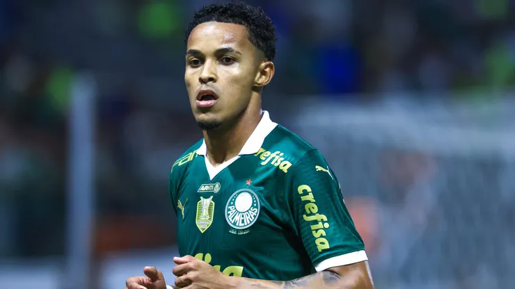 Lazaro jogador do Palmeiras durante partida contra o Botafogo-SP no estadio Arena Allianz Parque pelo campeonato Copa Do Brasil 2024.