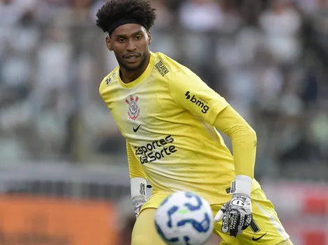 Hugo Souza deve ser titular do Corinthians contra o Athletico-PR