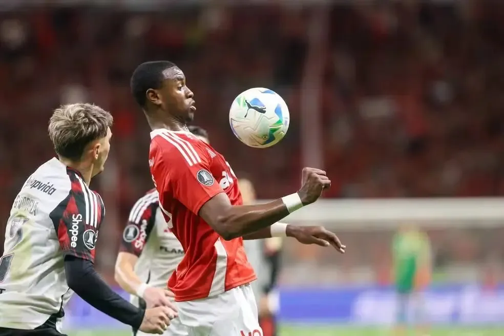 Ricardo Mathias em ação pelo Internacional. Foto: Ricardo Duarte / Internacional