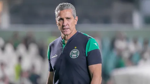 Jorginho tecnico do Santos durante partida contra o Coritiba no estadio Couto Pereira pelo campeonato Brasileiro B 2024. Foto: Fernando Teramatsu/AGIF