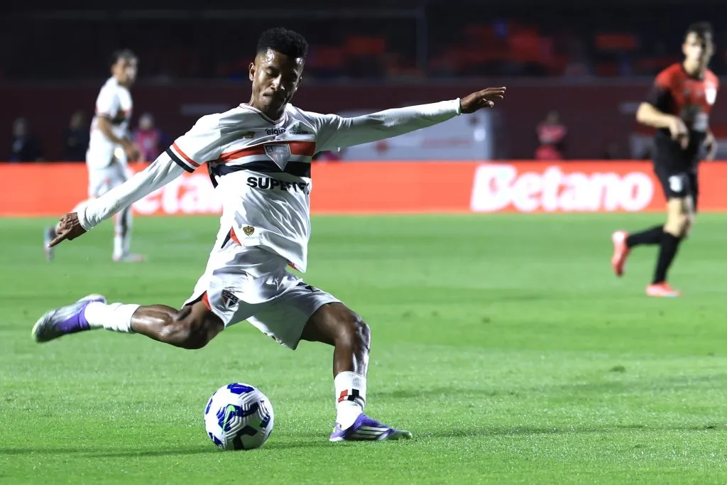 Marcos Antônio  jogador do São Paulo durante partida contra o Athletico-PR – Foto: Marcello Zambrana/AGIF