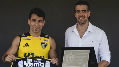 Junior Alonso recebe homenagem no Atlético-MG. Foto: Pedro Souza/Atlético
