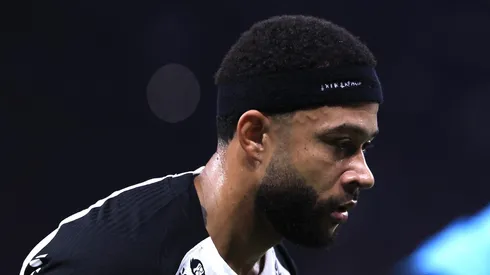 Depay virou motivo de preocupação no Corinthians após classificação na Copa do Brasil.
