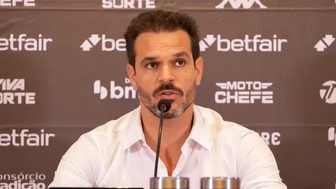 Admar Lopes em coletiva de apresentação de Thiago Mendes. Fotos: Matheus Lima/Vasco.