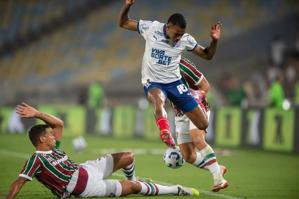 RJ – RIO DE JANEIRO – 10/09/2025 – COPA DO BRASIL 2025, FLUMINENSE X BAHIA – Thiago Silva jogador do Fluminense disputa lance com Jean Lucas jogador do Bahia durante partida no estadio Maracana pelo campeonato Copa Do Brasil 2025. Foto: Jhony Pinho/AGIF