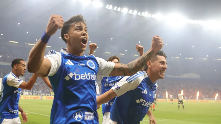 Kaio Jorge comemorando gol em Cruzeiro x Atlético-MG pela Copa do Brasil 2025. Foto: Gilson Lobo/AGIF