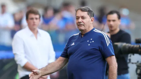 MG – BELO HORIZONTE – 10/08/2025 – BRASILEIRO A 2025, CRUZEIRO X SANTOS – Pedro Lourenco (Pedrinho) dono do Cruzeiro durante partida contra o Santos no estadio Mineirao pelo campeonato Brasileiro A 2025. Foto: Gilson Lobo/AGIF