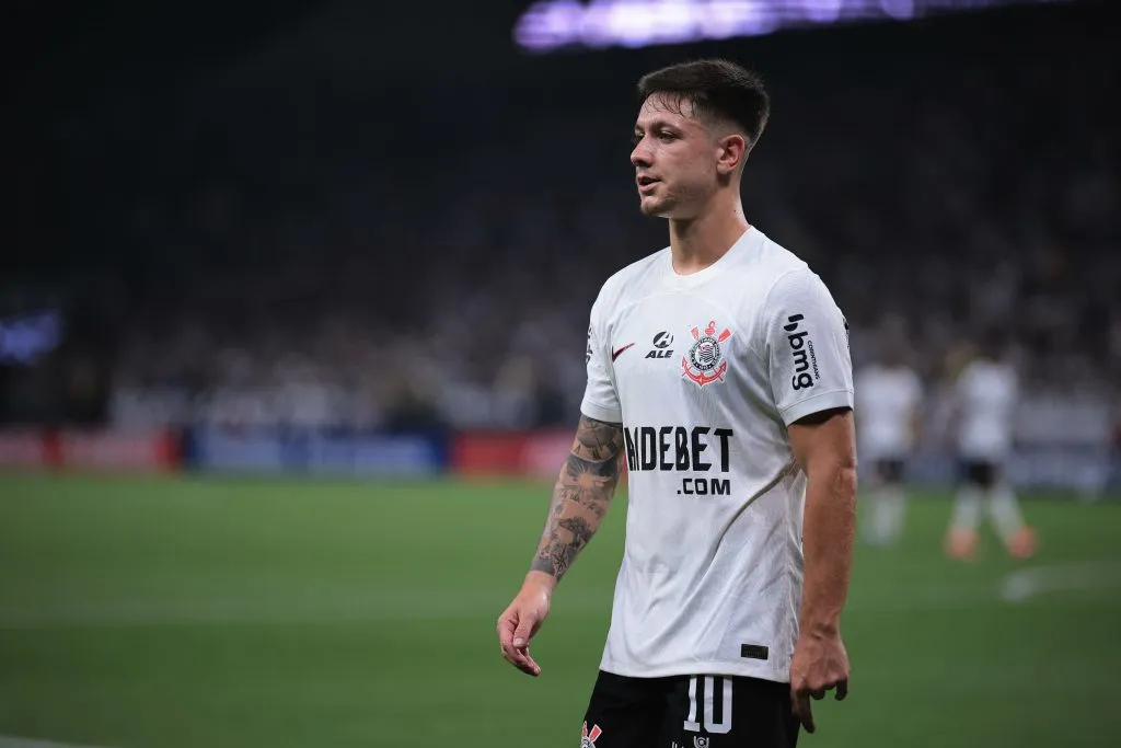 Rodrigo Garro durante partida contra o Nacional na Sul-Americana de 2024. Foto: Ettore Chiereguini/AGIF