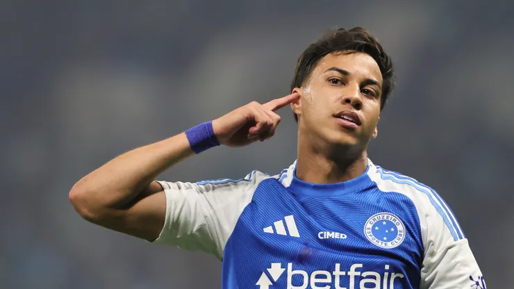 Kaio Jorge jogador do Cruzeiro comemora seu gol durante partida contra o Atlético-MG no estádio Mineirão pelo campeonato Copa Do Brasil 2025. Foto: Gilson Lobo/AGIF