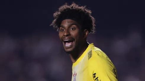 Corinthians fretou voo para Hugo Souza