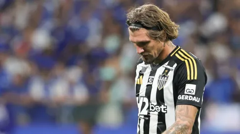 MG – BELO HORIZONTE – 11/09/2025 – COPA DO BRASIL 2025, CRUZEIRO X ATLETICO-MG – Lyanco jogador do Atletico-MG lamenta durante partida contra o Cruzeiro no estadio Mineirao pelo campeonato Copa Do Brasil 2025. Foto: Gilson Lobo/AGIF