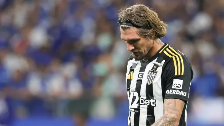 MG - BELO HORIZONTE - 11/09/2025 - COPA DO BRASIL 2025, CRUZEIRO X ATLETICO-MG - Lyanco jogador do Atletico-MG lamenta durante partida contra o Cruzeiro no estadio Mineirao pelo campeonato Copa Do Brasil 2025. Foto: Gilson Lobo/AGIF