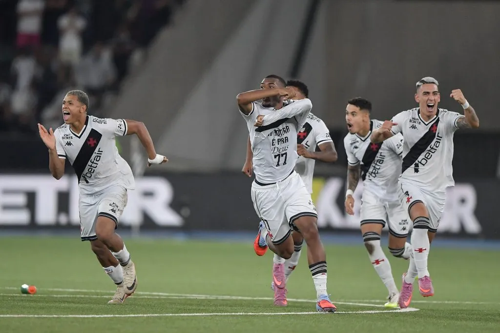 RJ – RIO DE JANEIRO – 11/09/2025 – COPA DO BRASIL 2025, BOTAFOGO X VASCO – Barros jogador do Vasco durante partida contra o Botafogo no estadio Engenhao pelo campeonato Copa Do Brasil 2025. Foto: Thiago Ribeiro/AGIF