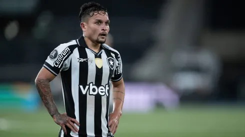 Artur sofreu uma lesão durante Botafogo x Vasco na Copa do Brasil. Foto: AGIF