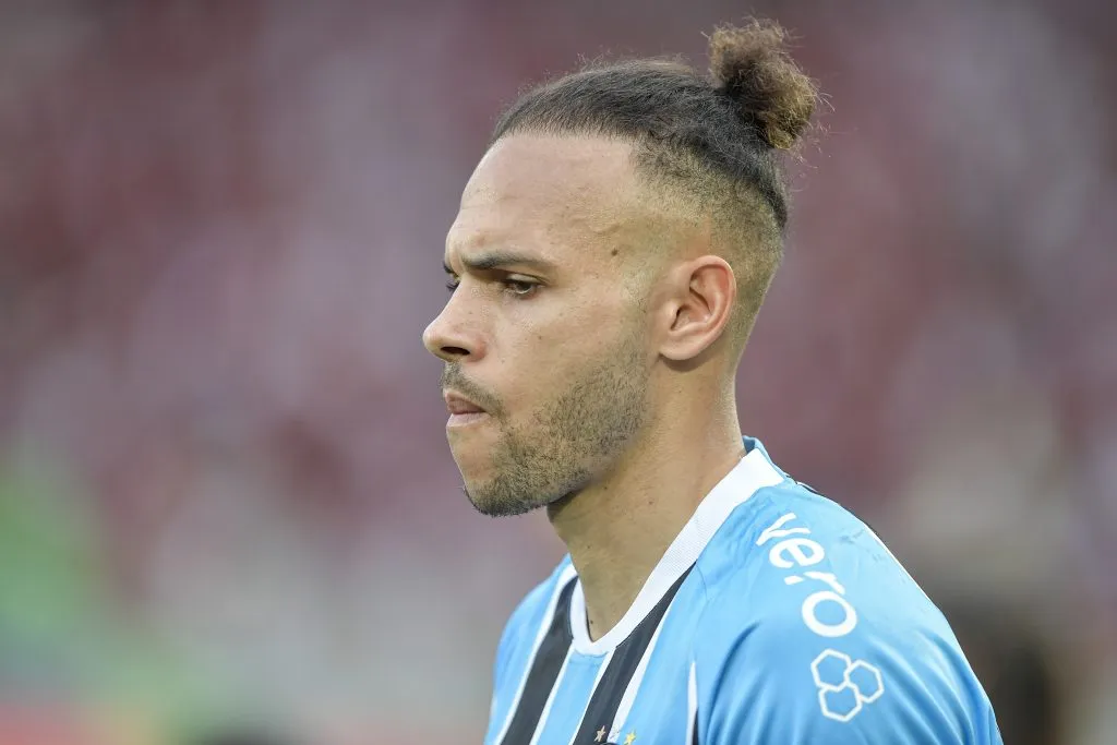 Braithwaite jogador do Gremio durante partida contra o Flamengo no estadio Maracana pelo campeonato Brasileiro A 2025. Foto: Thiago Ribeiro/AGIF
