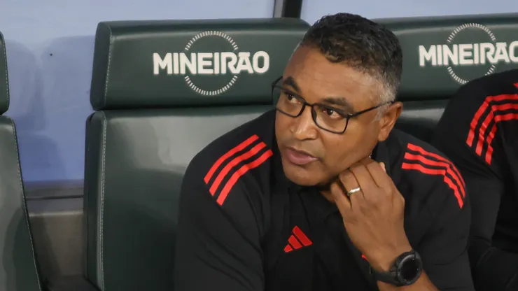 Roger Machado durante jogo do Internacional. Foto: Gilson Lobo/AGIF