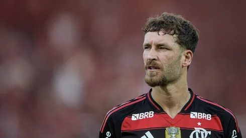 Léo Pereira em campo pelo Flamengo. Foto: Thiago Ribeiro/AGIF