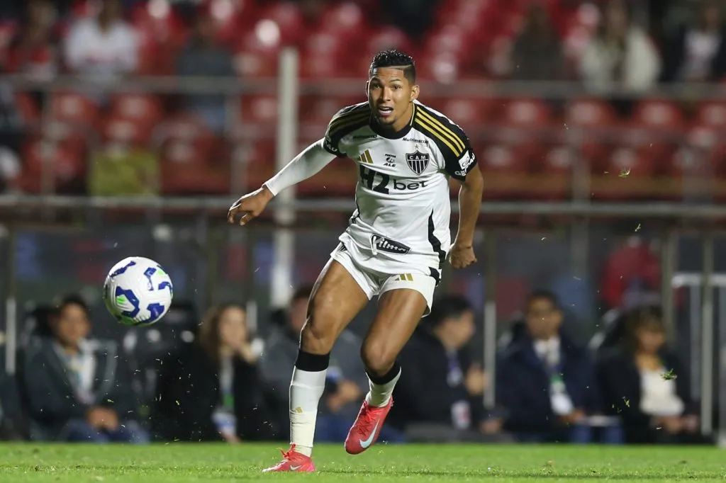SP – SAO PAULO – 24/08/2025 – BRASILEIRO A 2025, SAO PAULO X ATLETICO-MG – Rony jogador do Atletico durante a partida contra o Sao Paulo no estadio Morumbis em Sao Paulo (SP), pelo campeonato Brasileiro A 2025. Foto: Marlon Costa/AGIF