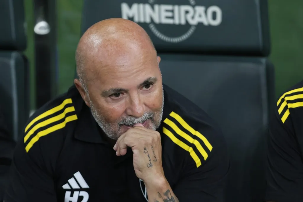 MG – BELO HORIZONTE – 11/09/2025 – COPA DO BRASIL 2025, CRUZEIRO X ATLETICO-MG – Jorge Sampaoli tecnico do Atletico-MG durante partida contra o Cruzeiro no estadio Mineirao pelo campeonato Copa Do Brasil 2025. Foto: Gilson Lobo/AGIF