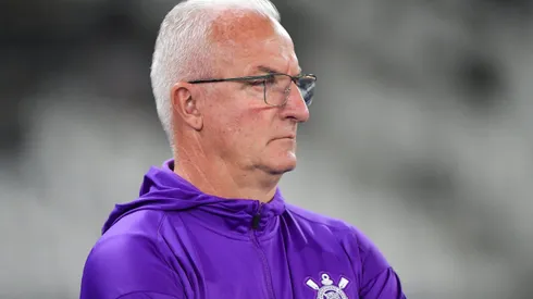 Dorival durante confronto contra o Botafogo no Campeonato Brasileiro de 2025. Foto: Thiago Ribeiro/AGIF