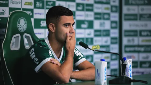 Andreas Pereira durante apresentação no Palmeiras.