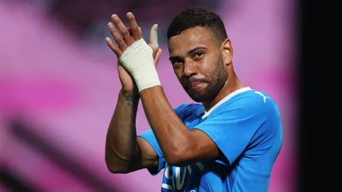 Renan Lodi em campo pelo Al-Hilal. (Photo by Yasser Bakhsh/Getty Images)