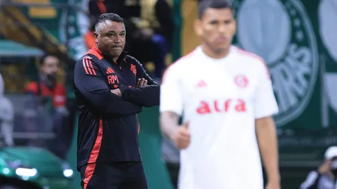 SP - SAO PAULO - 13/09/2025 - BRASILEIRO A 2025, PALMEIRAS X INTERNACIONAL - Roger Machado tecnico do Internacional durante partida contra o Palmeiras no estadio Arena Allianz Parque pelo campeonato Brasileiro A 2025. Foto: Ettore Chiereguini/AGIF