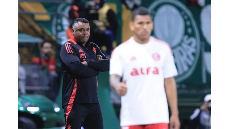SP - SAO PAULO - 13/09/2025 - BRASILEIRO A 2025, PALMEIRAS X INTERNACIONAL - Roger Machado tecnico do Internacional durante partida contra o Palmeiras no estadio Arena Allianz Parque pelo campeonato Brasileiro A 2025. Foto: Ettore Chiereguini/AGIF