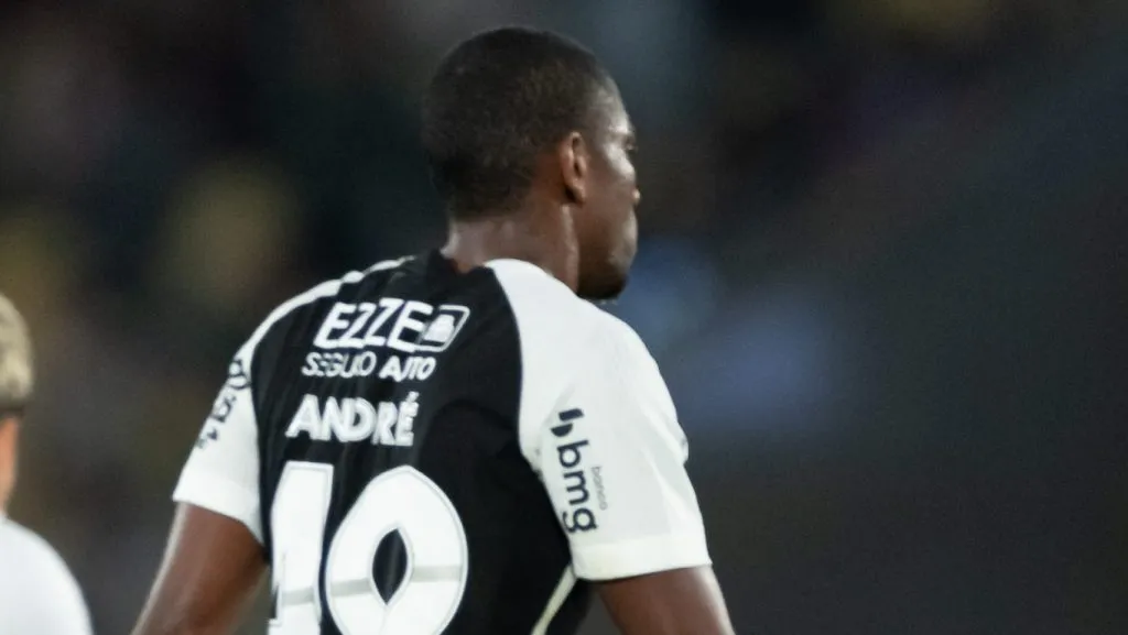 André Luiz em campo pelo Corinthians. Foto: Jorge Rodrigues/AGIF