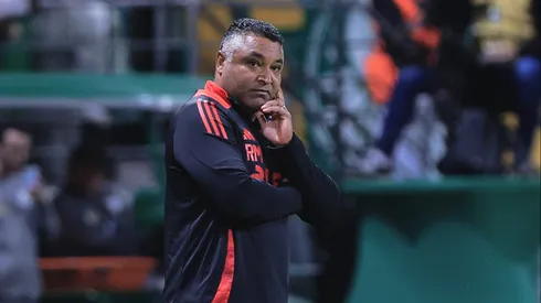 SP - SAO PAULO - 13/09/2025 - BRASILEIRO A 2025, PALMEIRAS X INTERNACIONAL - Roger Machado tecnico do Internacional durante partida contra o Palmeiras no estadio Arena Allianz Parque pelo campeonato Brasileiro A 2025. Foto: Ettore Chiereguini/AGIF
