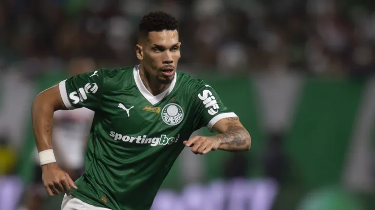 SP - BARUERI - 11/05/2025 - BRASILEIRO A 2025, PALMEIRAS X SAO PAULO - Paulinho jogador do Palmeiras durante partida contra o Sao Paulo no estadio Arena Barueri pelo campeonato Brasileiro A 2025. Foto: Anderson Romao/AGIF