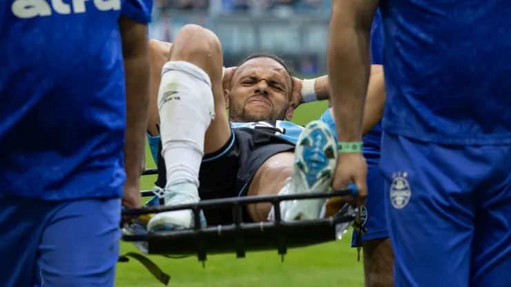 Braithwaite se lesionou e não joga mais pelo Grêmio nesta temporada. Foto: Liamara Polli/AGIF